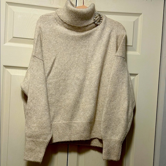 H&M Cream Turtleneck Sweater with decorative brooch - Picture 1 of 9